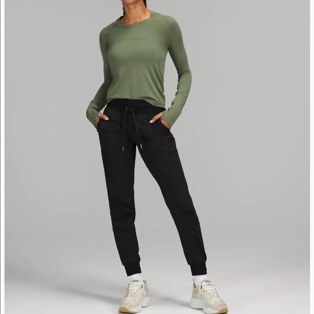 Dance Studio Mid-Rise Jogger